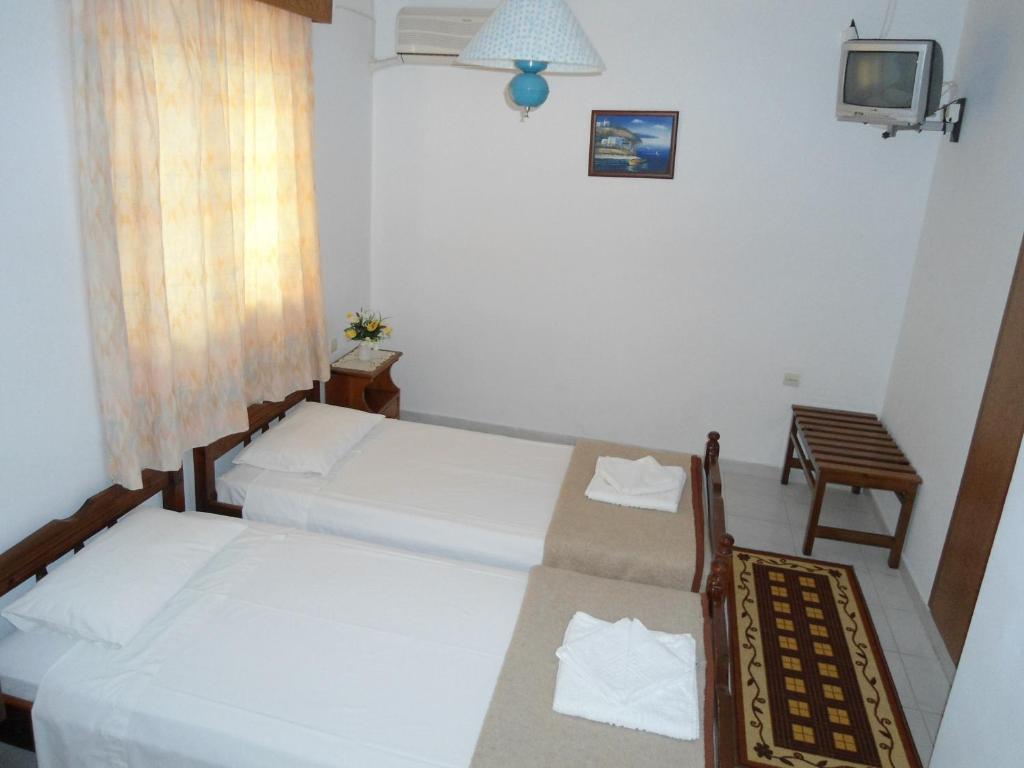 Evi Apartments And Studios Theológos Rom bilde