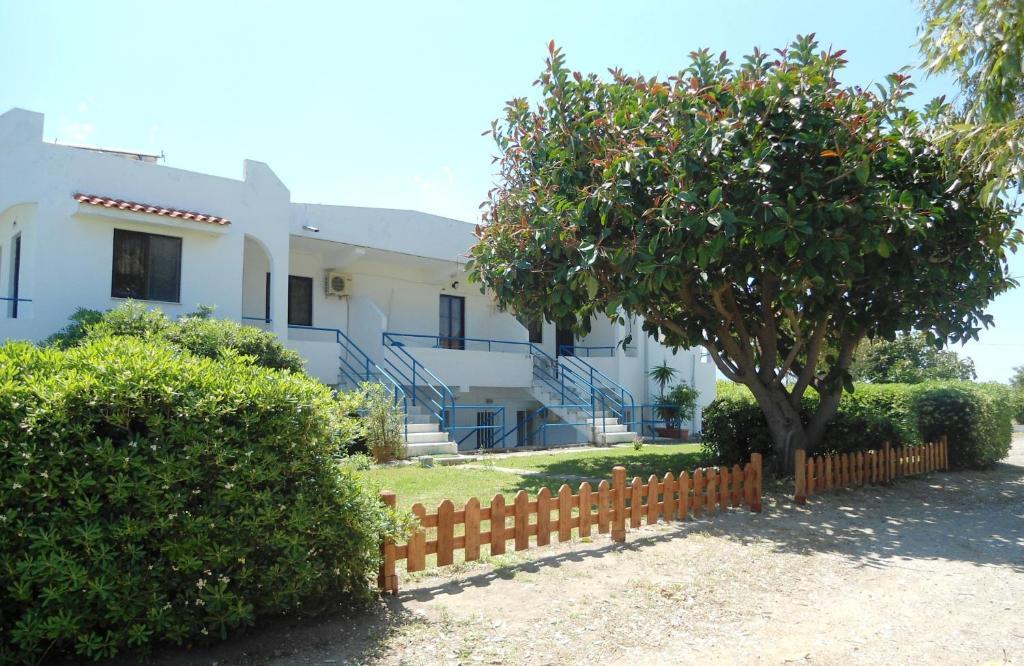 Evi Apartments And Studios Theológos Rom bilde