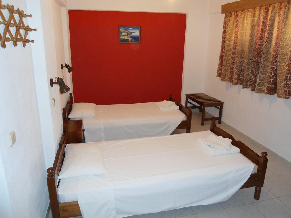 Evi Apartments And Studios Theológos Rom bilde