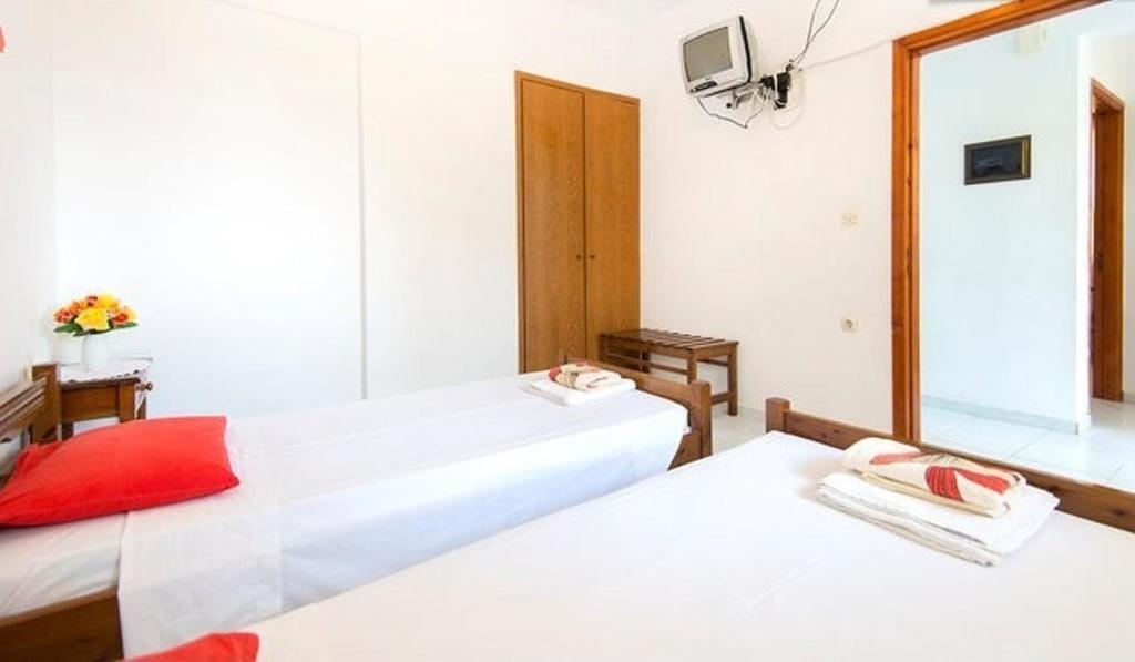 Evi Apartments And Studios Theológos Rom bilde