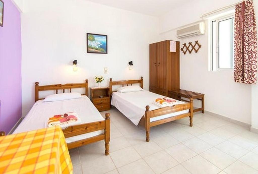 Evi Apartments And Studios Theológos Rom bilde