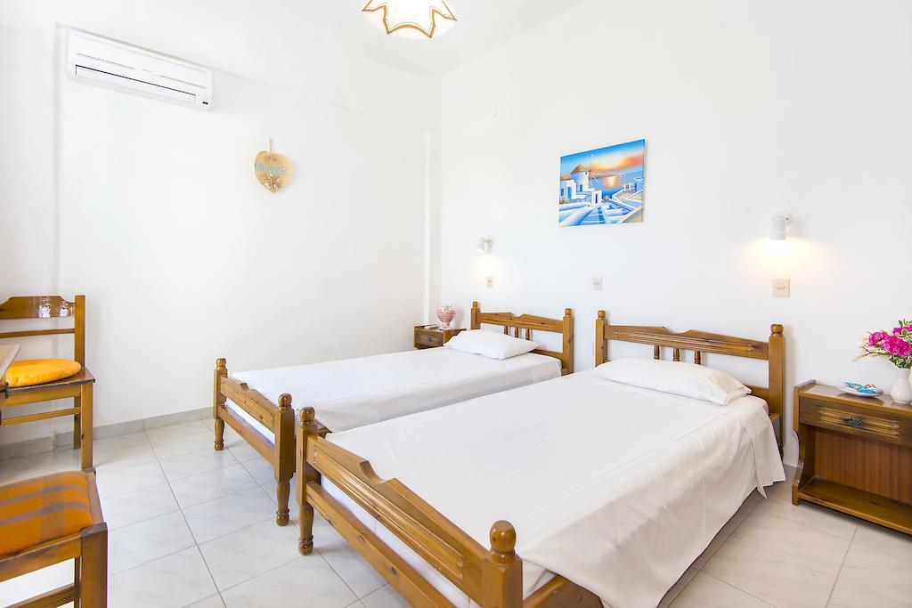 Evi Apartments And Studios Theológos Rom bilde