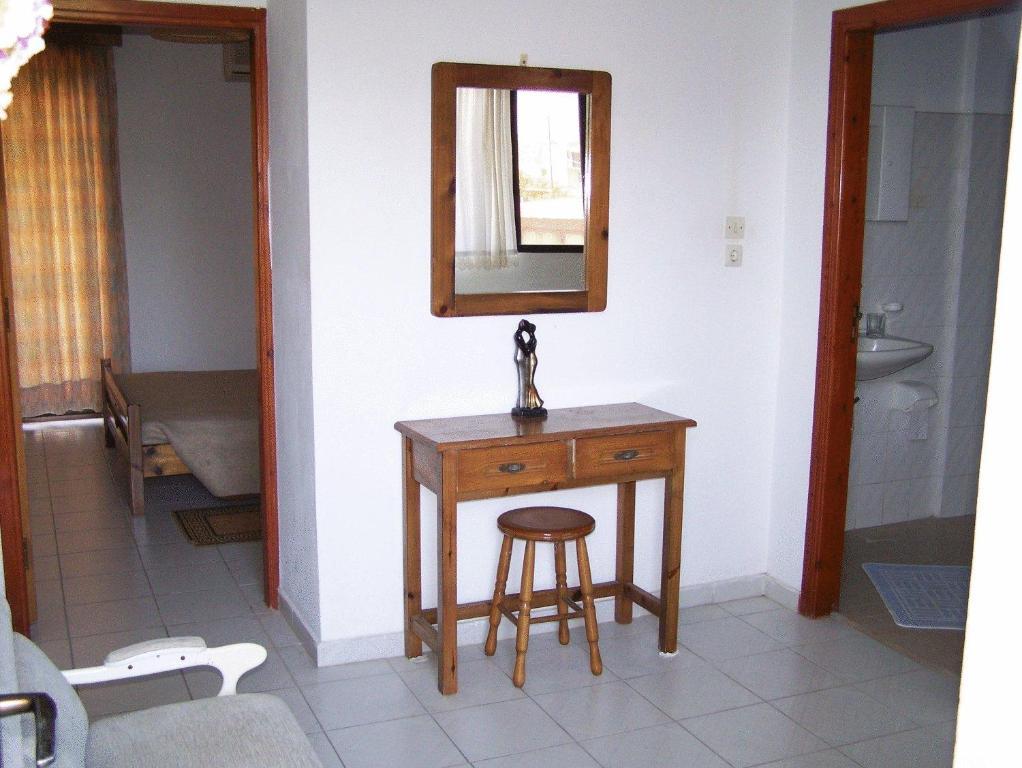 Evi Apartments And Studios Theológos Rom bilde